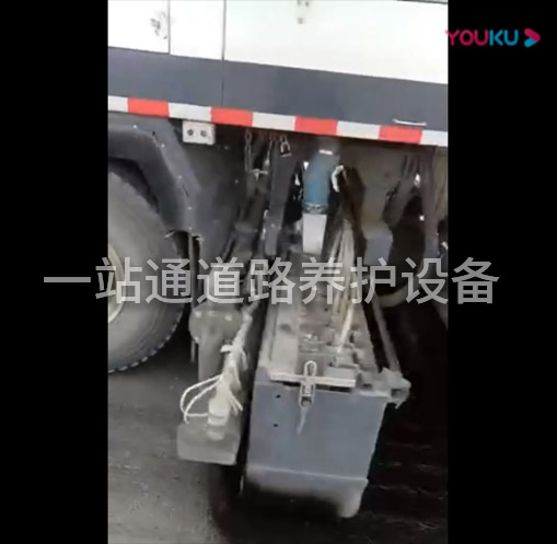 玄武岩纤维同步碎石封层施工